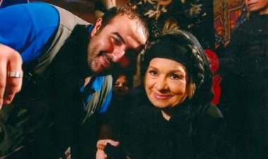 سامح عبد العزيز يوجه رسالة للراحلة كريمة مختار: وحشتيني ياست الكل