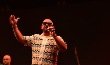 بالصور| محمود العسيلي يتألق في حفله ببورتو المنيا
