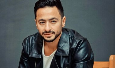 أول تعليق لـ«حمادة هلال» بعد رحيل والد زوجته (صورة)