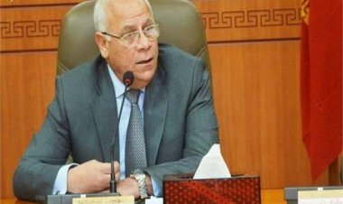 محافظ بورسعيد يتفقد سير وانتظام امتحانات الفصل الدراسي الثاني للشهادة الإعدادية