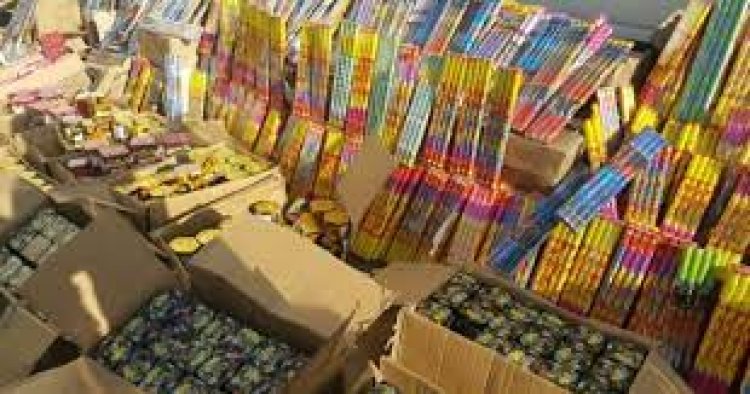 ضبط مليون و304 ألف قطعة ألعاب نارية بالإسكندرية وأسوان والفيوم