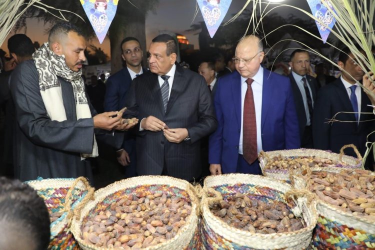 وزير التنمية المحلية ومحافظ القاهرة يفتتحان «مهرجان التمور» و«خيرات رمضان» بحديقة الحرية