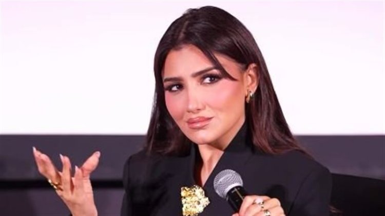 «شغل رخيص اوي».. مي عمر ترد على حملات فنانة شهيرة ضدها