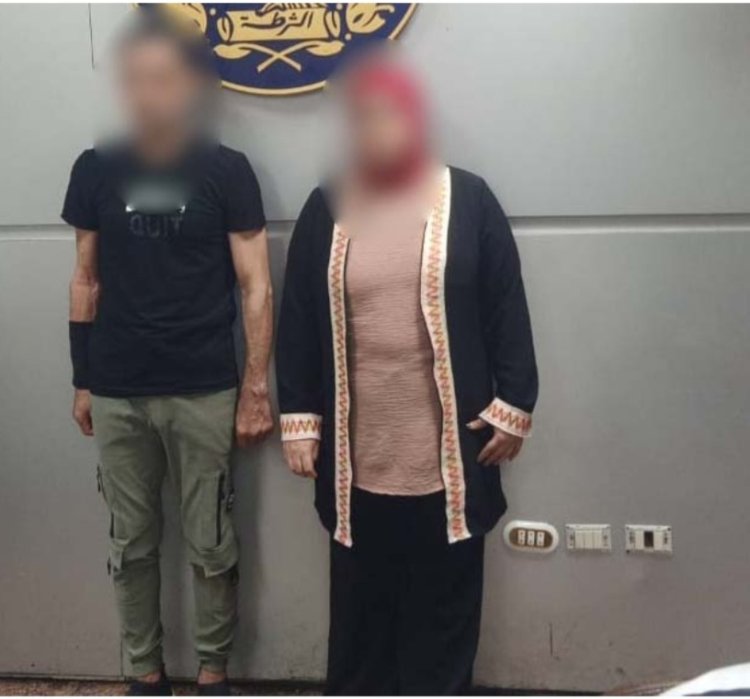 القبض على سيدة ونجل خالة والده لقيامهما بالتعدى على طفلي زوجها وتعذيبهما بالإسكندرية