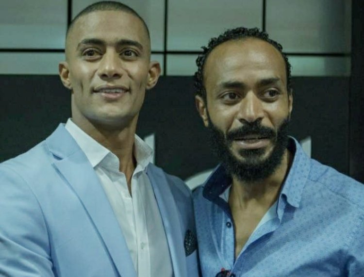 بإطلالة براند وعلى أنغام ثابت.. محمود رمضان يخطف الأنظار بأناقته في أحدث ظهور