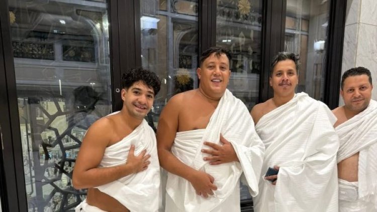 حمو بيكا يؤدّي مناسك العمرة وسط دعم متابعيه