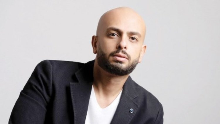 الكاتب أحمد مراد يُحذّر: أدمغتنا تتآكل أمام الشاشات.. وذاكرتنا في خطر!