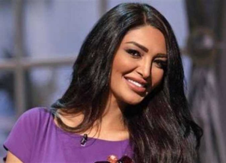 سالي عبد السلام تثير الجدل بسبب «العيدية»