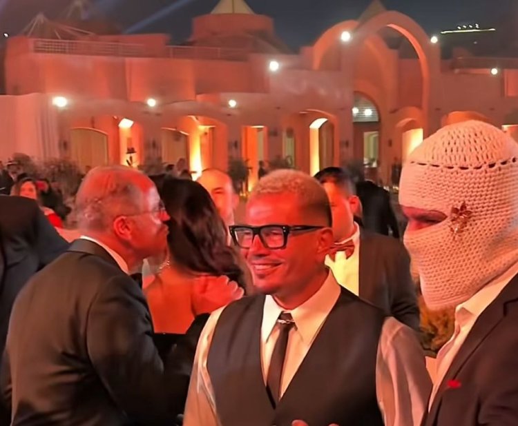في حفل زفاف ابنة محمد السعدي.. تولييت يكشف عن هويته أمام عمرو دياب 