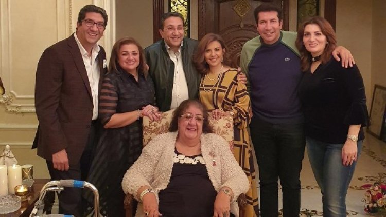 شقيق الفنان هاني رمزي يعلن موعد تشييع جنازة والدته