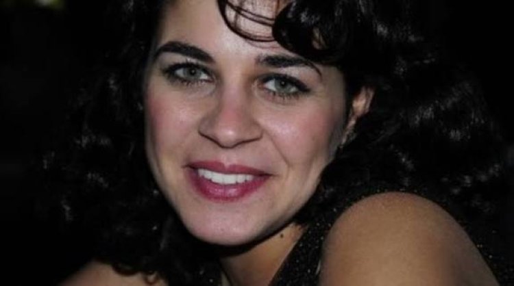 الفنانه منى هلا تتهم قائد سيارة ملاكي بالتعدي عليها بالسب بحدائق اكتوبر 