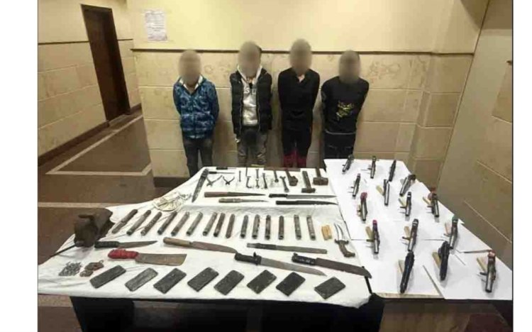 ضبط 4 عناصر إجرامية لقيامهم بإدارة ورشة لتصنيع وتعديل الأسلحة النارية والبيضاء بالبحيرة