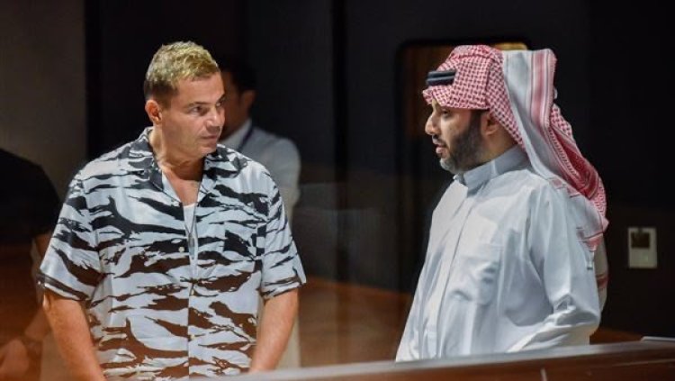 الوثيقة الرسمية تحسم الجدل حول "اتأخر عتابنا".. أغنية عمرو دياب من كلمات تركي آل الشيخ وليس لتامر حسين علاقة بها