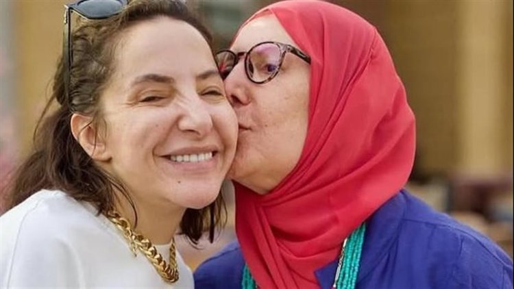 وفاة والدة البلوجر شفيقة كامل الشهيرة بـ" شفشق المنوفية"