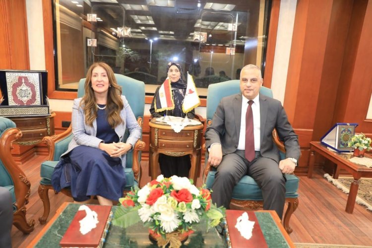 محافظ سوهاج يستقبل سفيرة الولايات المتحدة الأمريكية