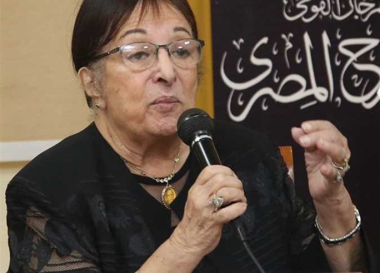 خلال ندوة تكريمها.. سميرة عبدالعزيز: حاولت التنوع في أداء دور الأم.. و"قال الفيلسوف" برنامج عمري