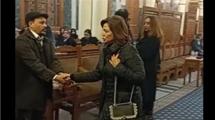 بعد تعاونهما في فيلم خلطة فوزية.. إلهام شاهين تقدم واجب العزاء في السيناريست هناء عطية