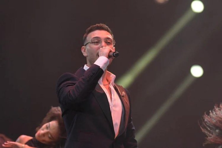 الشامي يتألق في أولى حفلاته بمهرجان موازين ويُفاجئ الجمهور بأغنية مغربية