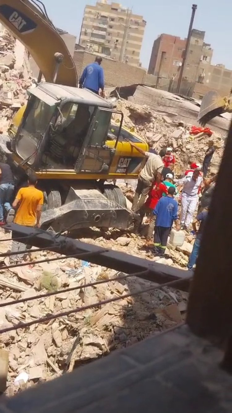 بعد انتشال جثتين.. ارتفاع عدد ضحايا عقار السيدة زينب المنهار لـ6 متوفين