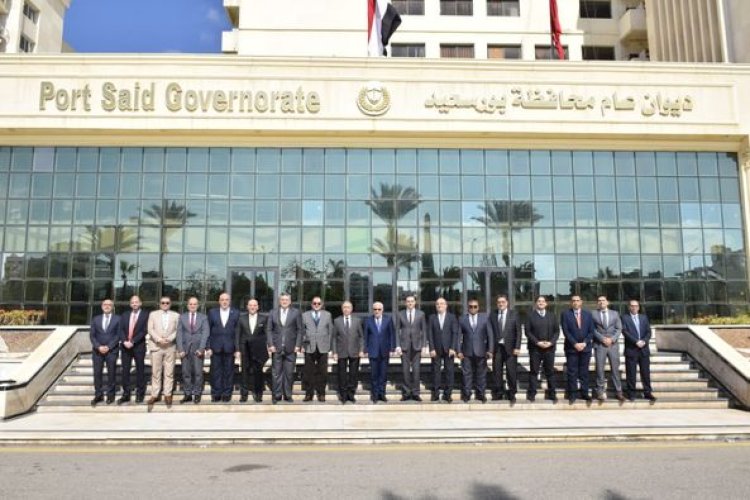 محافظ بورسعيد يستقبل رئيس الأكاديمية العربية للنقل البحري لبحث سبل تعزيز التعاون