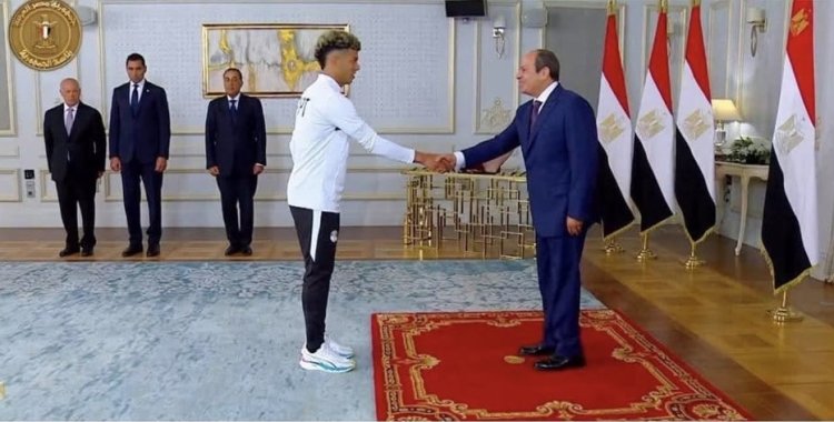 أول تعليق من إمام عاشور بعد تكريم الرئيس السيسي: نعاهد مصر ببذل كل ما في وسعنا وتشريف اسمها