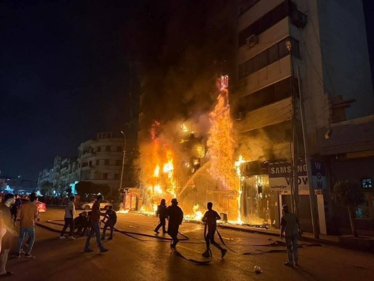 حريق بميدان سفير بمصر الجديدة وأنباء أولية عن ضحايا لم يسعفهم الوقت للهروب