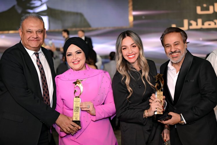 بالصور.. تكريم نجوم الفن والإعلام بملتقى التميز والإبداع العربي 