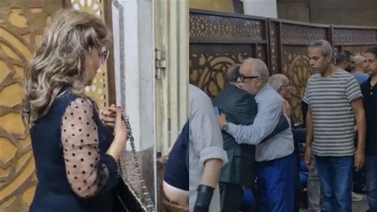 نجوم الفن يساندون أحمد صيام في عزاء شقيقته نادية صيام بمسجد الحامدية الشاذلية