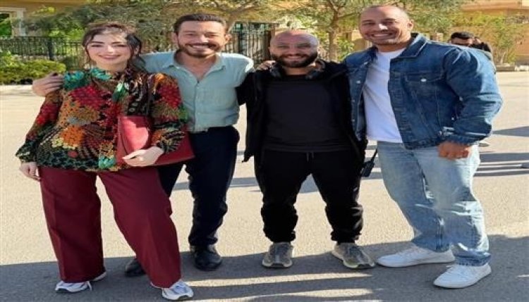 أحمد زاهر يوجّه رسالة لابنته ليلى وعمرو وهبة