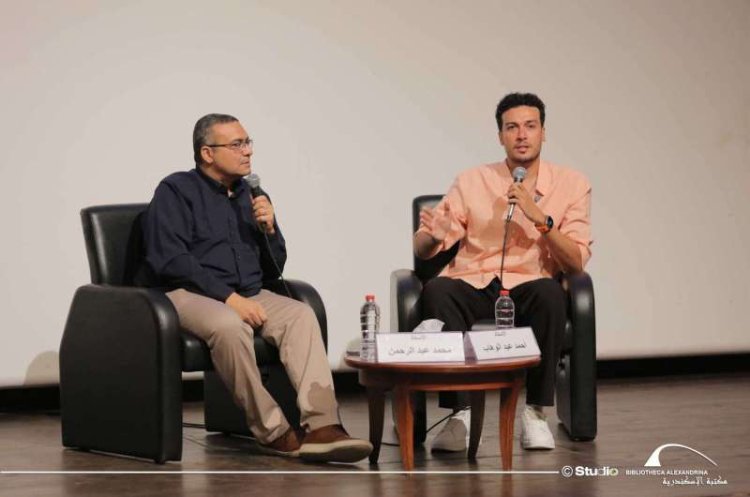 أحمد عبد الوهاب يكشف من مكتبة الإسكندرية تفاصيل أول بطولة سينمائية له