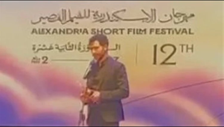 تكريم عصام عمر في مهرجان الإسكندرية للفيلم القصير: «في ناس أحق مني بالجائزة»