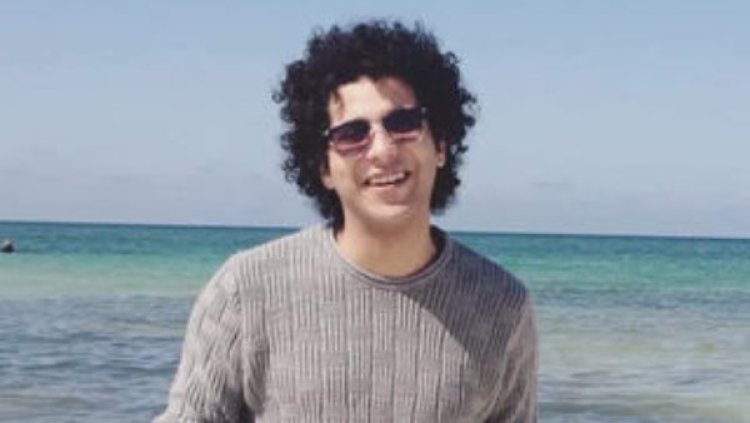 عمرو عاكف يعلن  إجراء شقيقه إسلام عملية جراحية