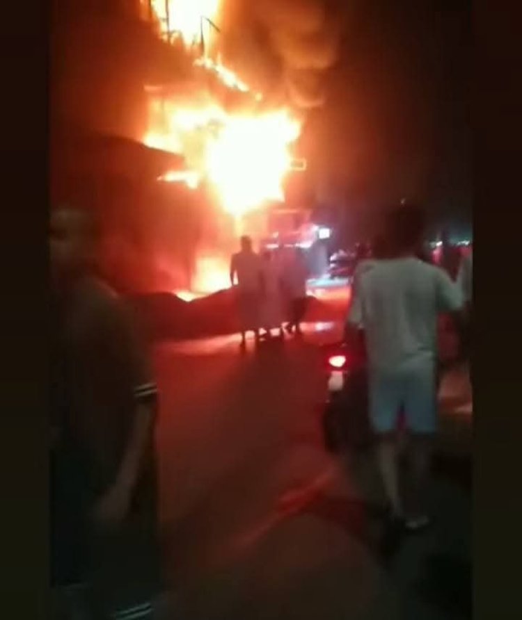 مصرع وإصابة 11 في حريق هائل داخل عقار بمنطقة فيصل
