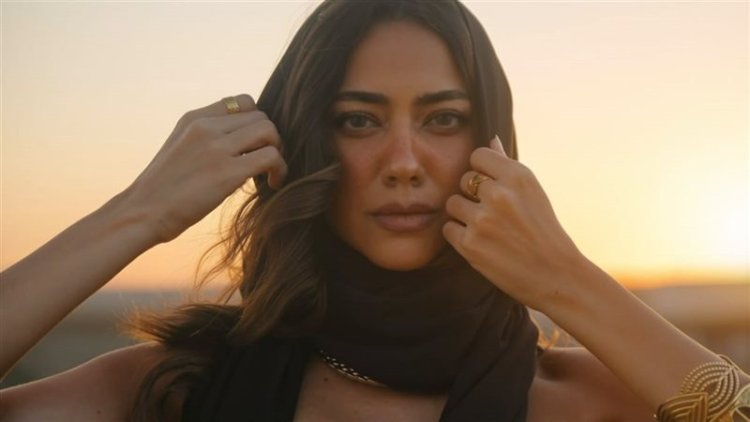هند عبدالحليم تطرح «مَن أنا؟».. تجربة غنائية جديدة باللغة العربية الفصحى