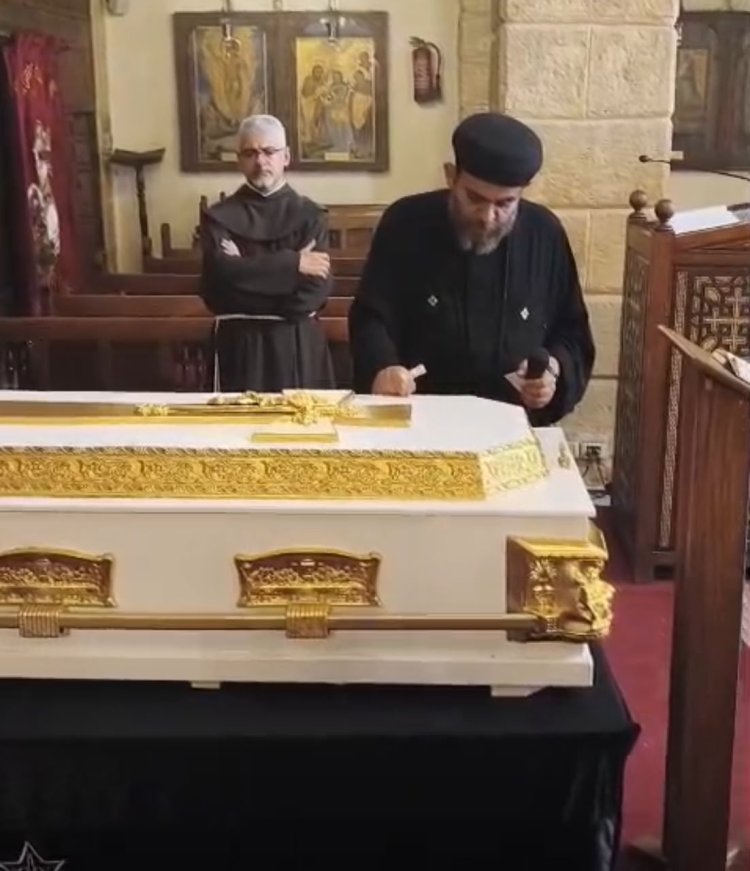 وصول جثمان هاني شنودة إلى كنيسة العذراء بالمعادي لأداء صلاة الجنازة