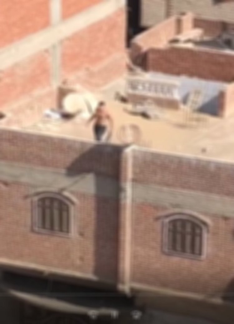 ضبط شخص يلوح بسلاح أبيض وتعدى بالسب على آخر بكفر الشيخ