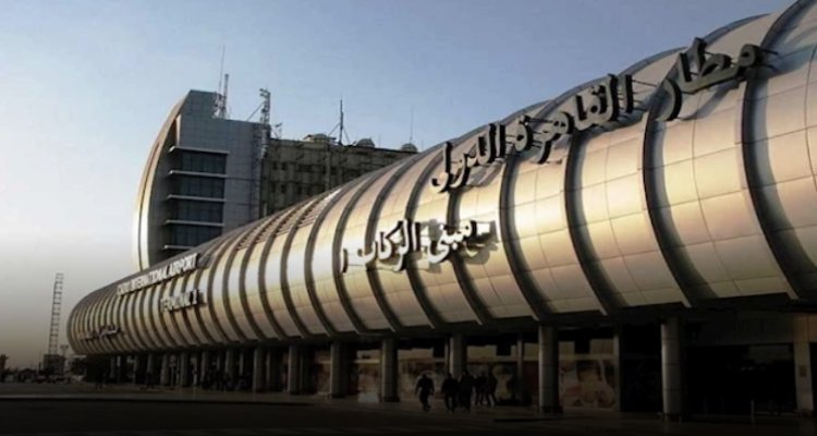 وفاة راكب تجبر طائرة على الهبوط الاضطراري بمطار القاهرة
