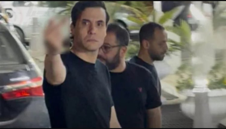 بعد تصرف غير لائق منه.. انسحاب الصحفيين والمصورين من عزاء والد طليقة أمير عيد