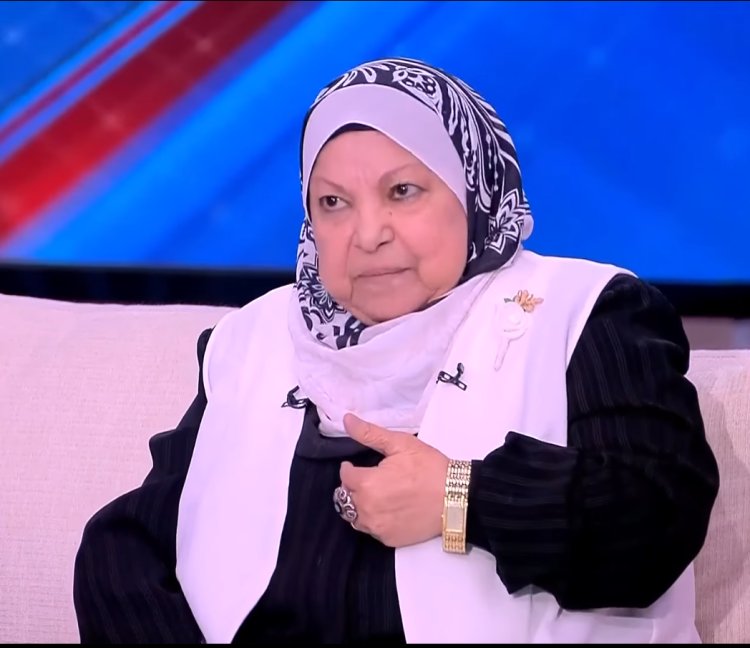 أستاذ فقه: يجوز للمرأة التبرع بأموالها دون علم زوجها