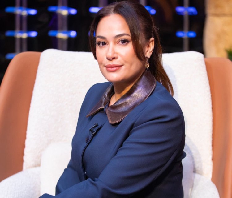 بـ سوت زرقاء وشعار جولة أخرى.. هند صبري تختار التجاهل الذكي رداً على أزمات مناعة