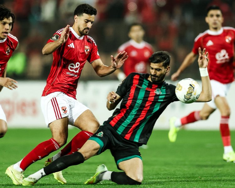 الأهلي يتعادل سلبيا مع الجيش الملكي في الشوط الأول