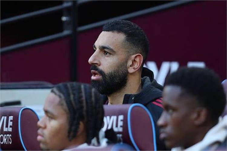 صلاح على دكة بدلاء ليفربول أمام ليدز يونايتد في الدوري الإنجليزي