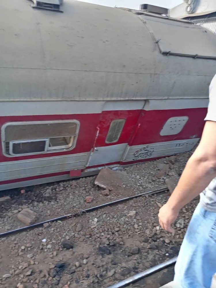 إصابة 14 راكبا إثر خروج عربة قطار عن القضبان بمحطة محلة روح بطنطا 
