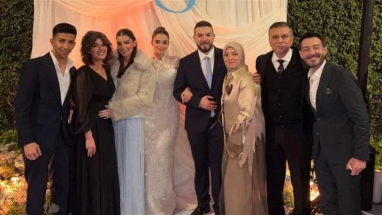 هشام جمال يهنئ ملك زاهر بخطبتها