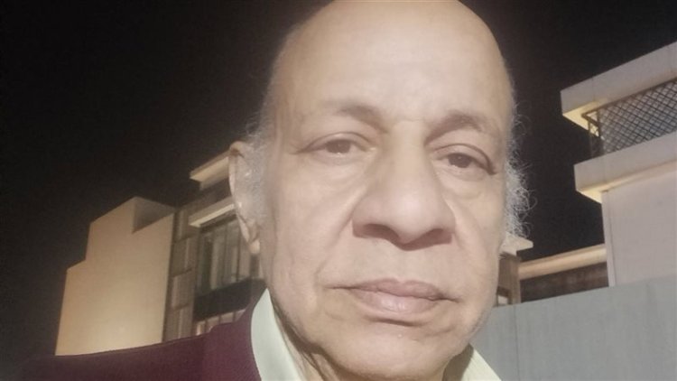 الفنان عيد أبو الحمد يناشد جمهوره الدعاء لزوجته: حالتها في العملية صعبة جدًا