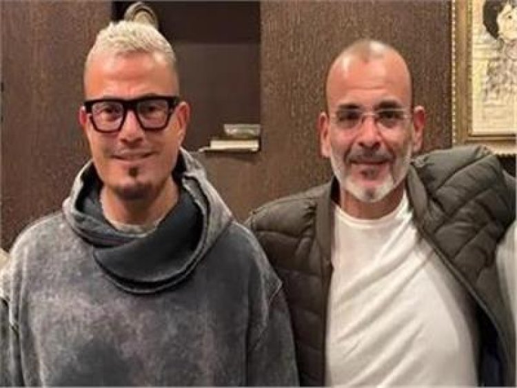 أيمن بهجت قمر يدافع عن أغاني عمرو دياب: مش لازم كل الأغاني تعجب كل الناس
