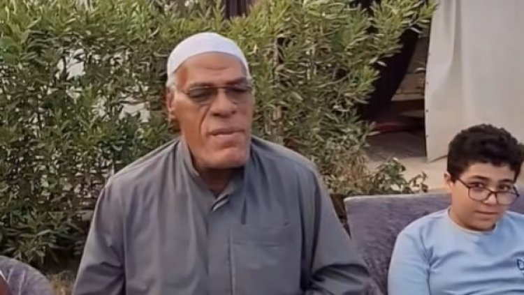  حسين حجاج يقضي وقتًا مميزًا مع أحفاده في جلسة علم داخل حديقة منزله