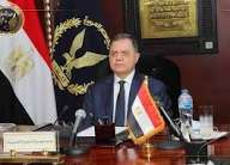 وزير الداخلية يشيد بتضحيات الشهداء ويبعث برقيات تهنئة للقوات المسلحة