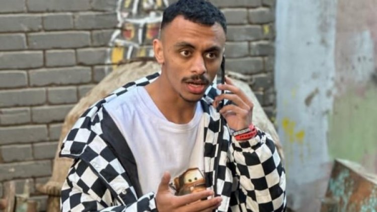 هل يقصد محمد رمضان؟.. كزبرة يطرح مسابقة: «هكَسِّب اللي مامته عاملة بسلة»