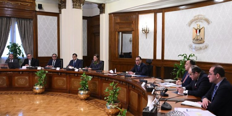عاجل.. رئيس الوزراء يعقد اجتماعاً لاستعراض معايير إنشاء مناطق حرة خاصة جديدة